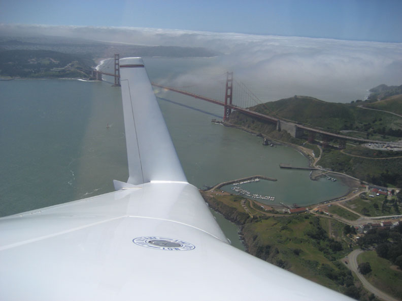Picture of a canard and the Golden Gate bridge